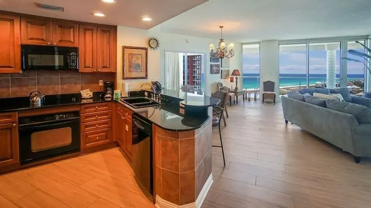 Deluxe 3 Bedrooms 3.5 Bath Condo, Waterview