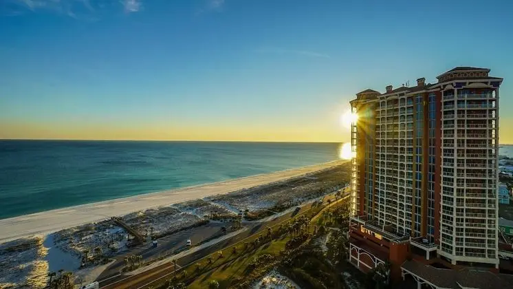 Deluxe 3 Bedrooms 3.5 Bath Condo, Waterview