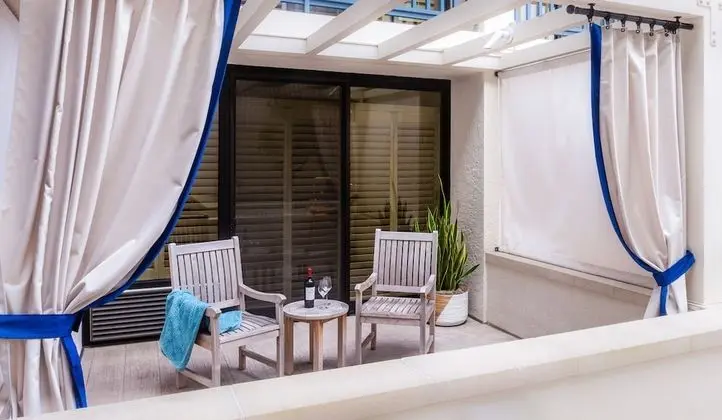 Oda, 1 En Büyük (King) Boy Yatak, Engellilere Uygun (Courtyard)