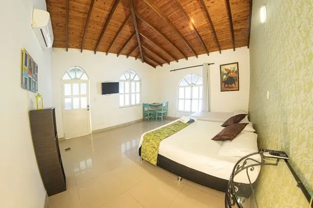 Üç Kişilik Oda (1 Queen and 2 Single Beds )