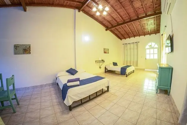 Üç Kişilik Oda (1 Queen and 2 Single Beds )