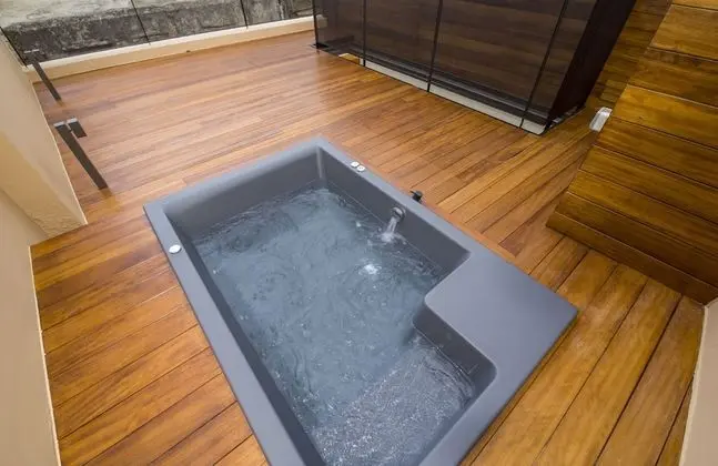 Deluxe Oda, Sigara İçilmez, Teras (Hot Tub, 2nd Floor)
