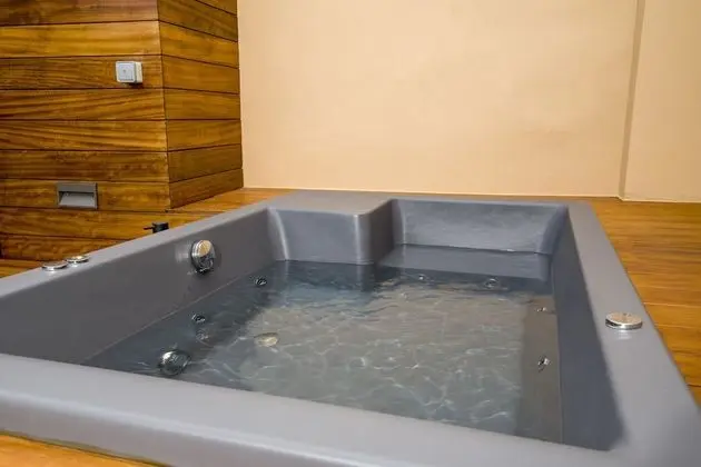 Deluxe Oda, Sigara İçilmez, Teras (Hot Tub, 2nd Floor)