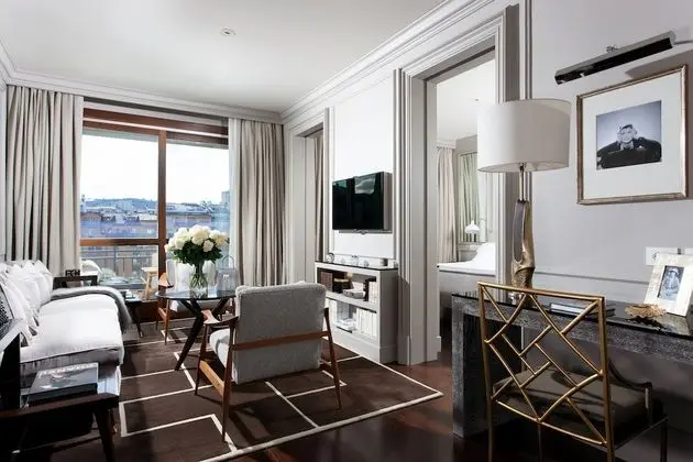 Süit, Nehir Manzaralı (Prestige)