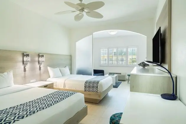Poolside Room - 2 Double Beds