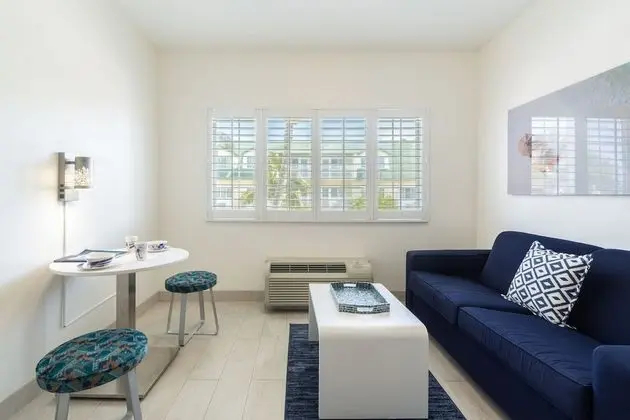 Poolside Room - 2 Double Beds
