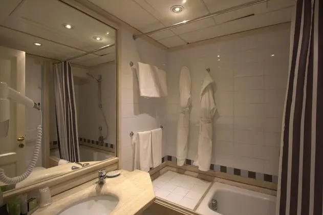 Tek Büyük Yataklı Oda, Bahçe Manzaralı