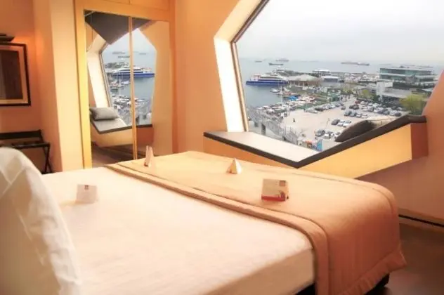 Deniz Manzaralı- Premium Suite Jacuzzili Oda