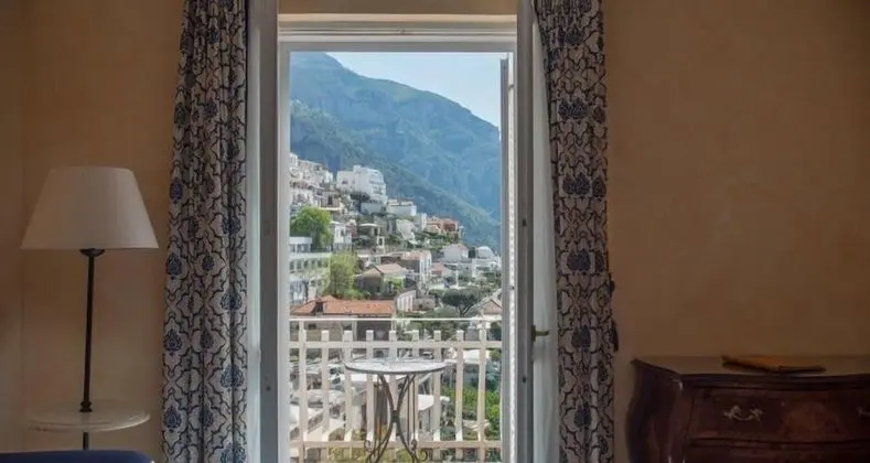 Deluxe Üç Kişilik Oda, Kısmi Deniz Manzaralı