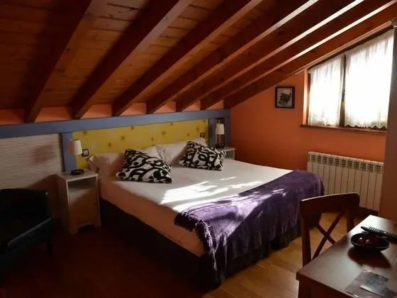 Tek Büyük veya İki Ayrı Yataklı Oda, Banyolu/Duşlu (h 3)