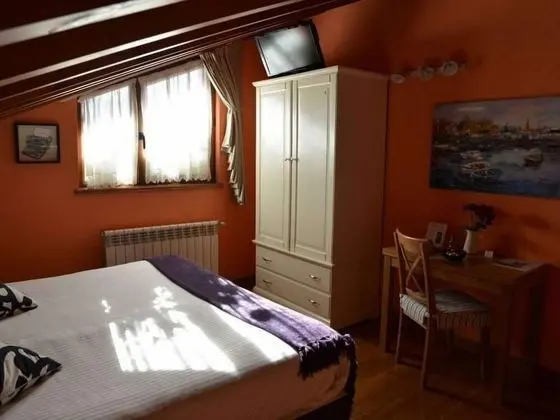 Tek Büyük veya İki Ayrı Yataklı Oda, Banyolu/Duşlu (h 3)