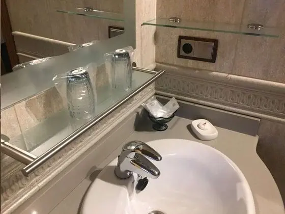 Tek Büyük Yataklı Oda, Banyolu/Duşlu (h 1)