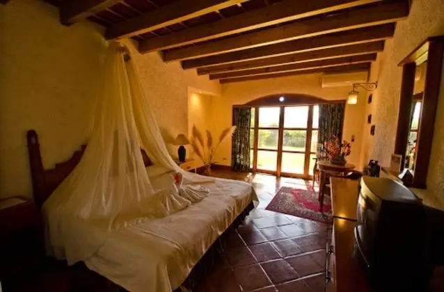 Deluxe King Lake View