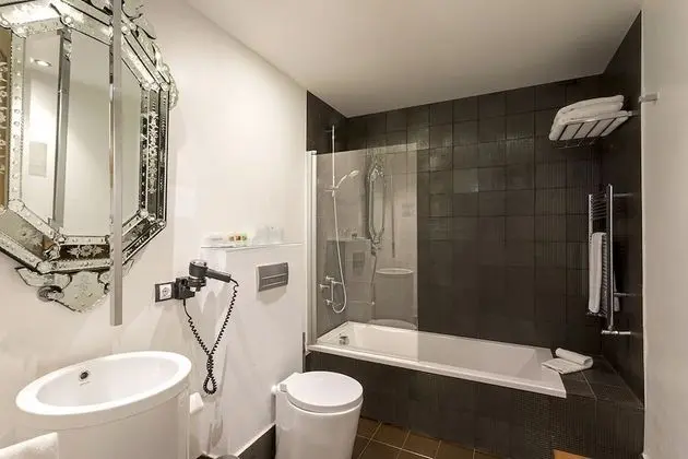 Tek Büyük Yataklı Oda