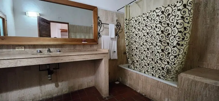 Oda (Interior View)