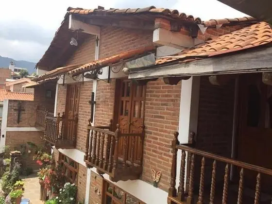 Romantic Kulübe, Balkon
