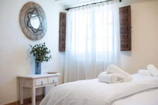 Basic Tek Büyük veya İki Ayrı Yataklı Oda