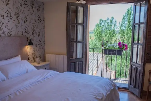 Basic Tek Büyük veya İki Ayrı Yataklı Oda