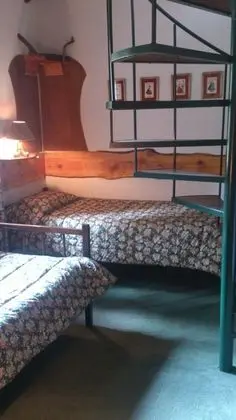Aile Odası, Bir adet Çift Kişilik ve İki adet Tek Kişilik Yataklı