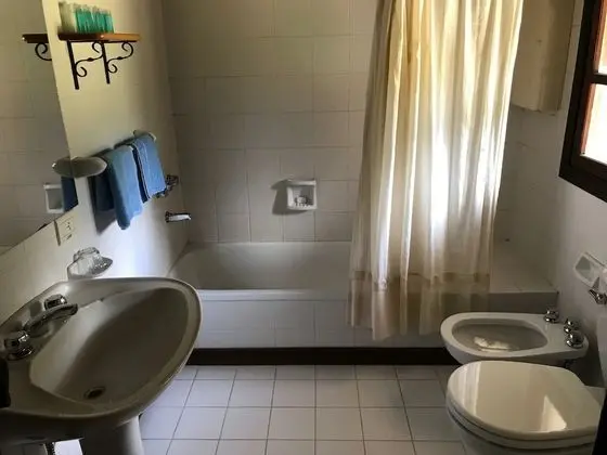 Aile Odası, Bir adet Çift Kişilik ve İki adet Tek Kişilik Yataklı