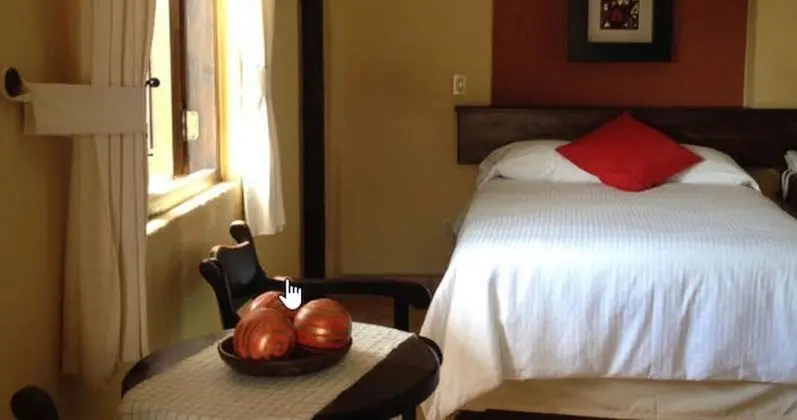 Suite 2 Queen Beds, Terrace y/o Balcony, Kitchenette, Upperfloor.