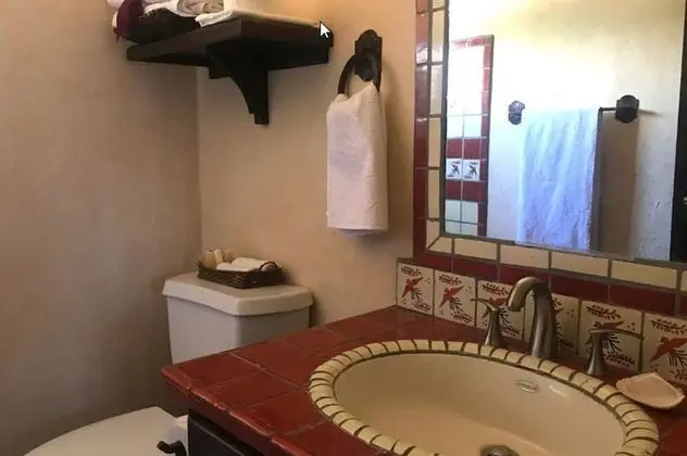 Suite 2 Queen Beds, Terrace y/o Balcony, Kitchenette, Upperfloor.