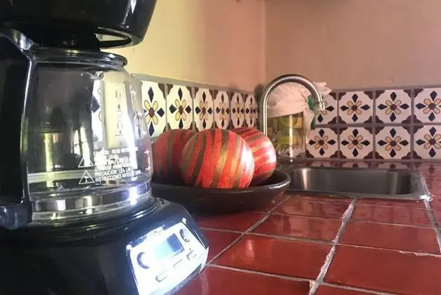 Suite 2 Queen Beds, Terrace y/o Balcony, Kitchenette, Upperfloor.