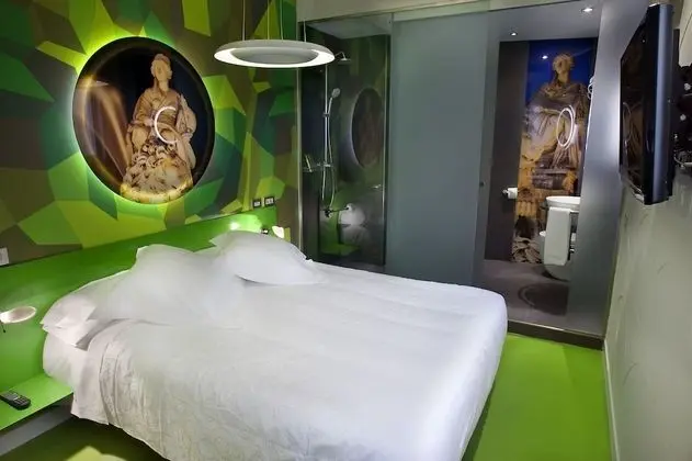 Tek Büyük Yataklı Oda, 1 Çift Kişilik Yatak (Non opening windows)