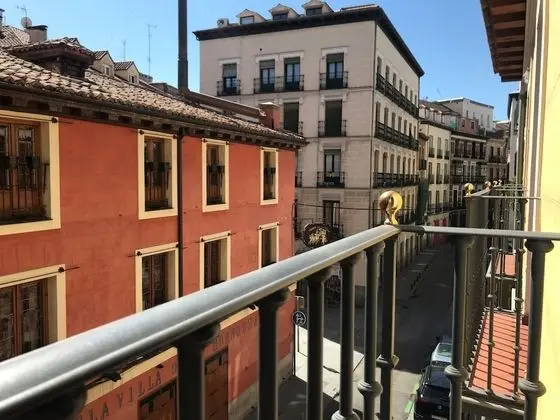 Superior Oda, Balkon