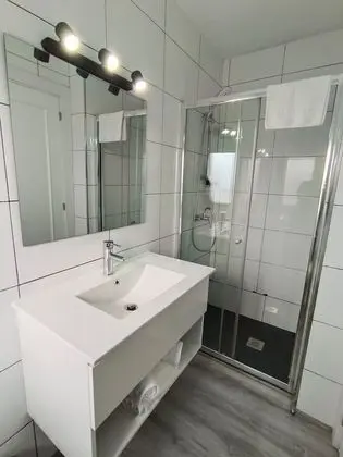 İki Ayrı Yataklı Oda, Banyolu/Duşlu