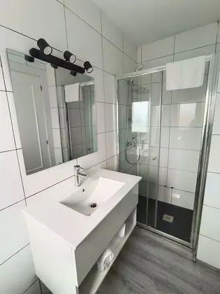 İki Ayrı Yataklı Oda, Banyolu/Duşlu