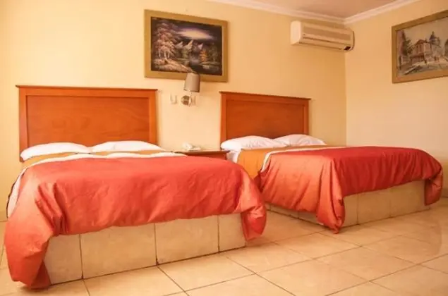 Deluxe Dört Kişilik Oda, 2 Çift Kişilik Yatak (Master Suite)