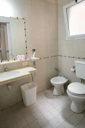 Standard Dört Kişilik Oda