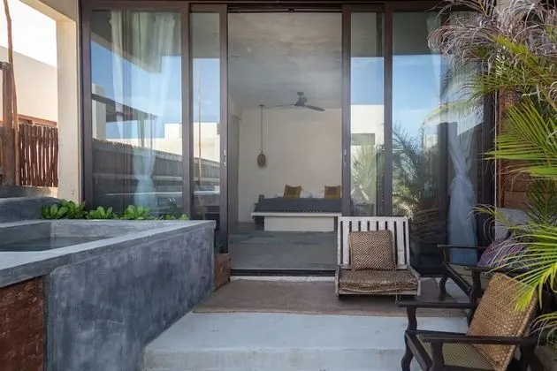 Deluxe Oceanfront  king size bed with plunge pool and terrace