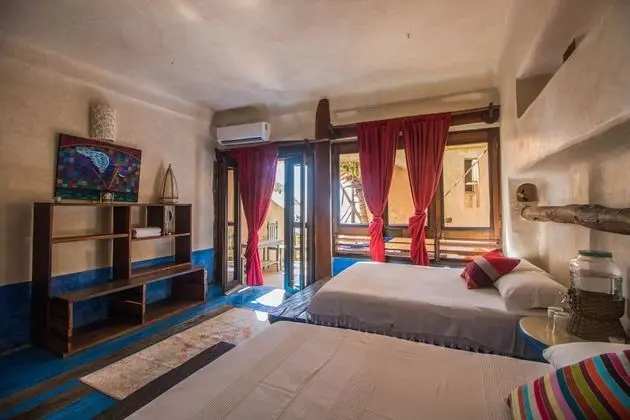 Room with Partial Ocean View two double beds (TWIN)