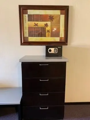 Basic Tek Büyük Yataklı Oda