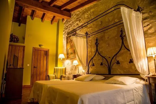 Tek Büyük Yataklı Oda (M)