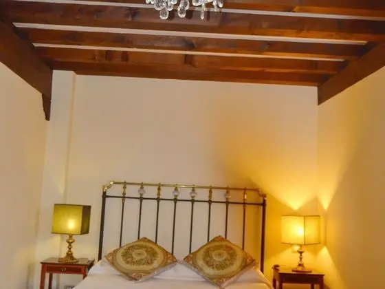 Tek Büyük veya İki Ayrı Yataklı Oda, Banyolu/Duşlu