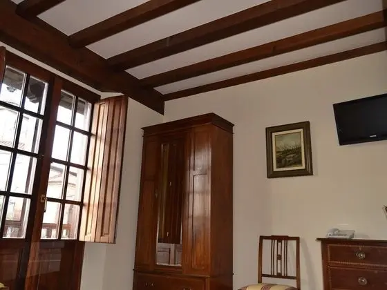 Tek Büyük veya İki Ayrı Yataklı Oda, Banyolu/Duşlu