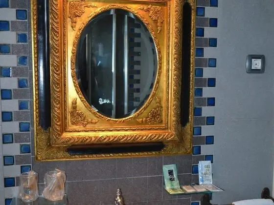 Tek Büyük veya İki Ayrı Yataklı Oda, Banyolu/Duşlu