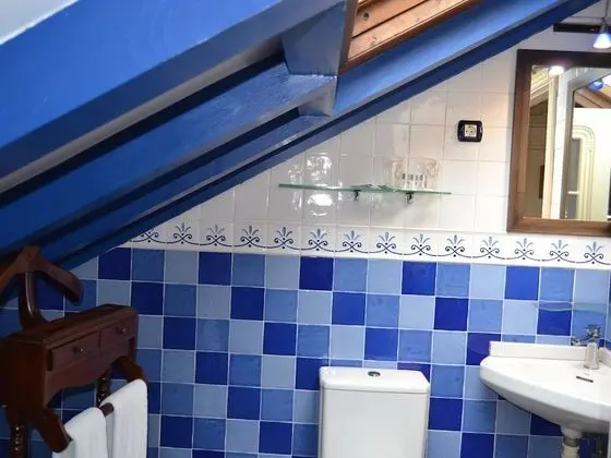 Tek Büyük veya İki Ayrı Yataklı Oda, Banyolu/Duşlu (Abuhardillada)