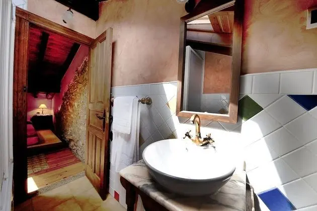 Tek Büyük veya İki Ayrı Yataklı Oda, Özel Banyo