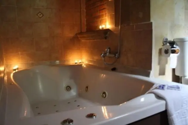 Superior Tek Büyük Yataklı Oda, Sıcak Su Havuzu