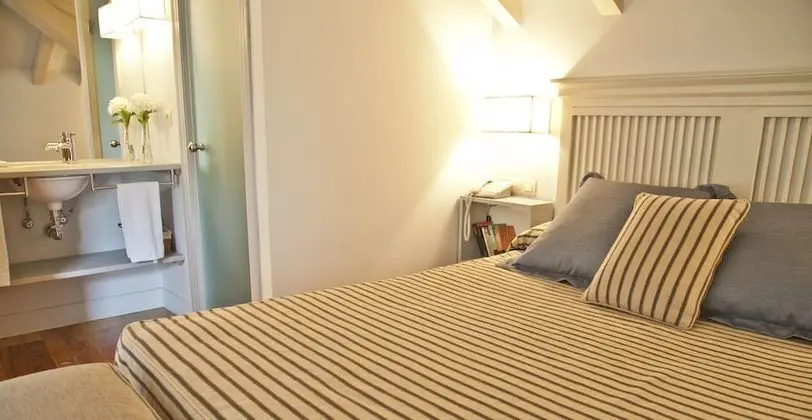 Comfort Tek Büyük veya İki Ayrı Yataklı Oda