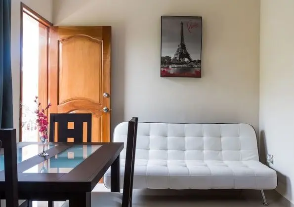 Traditional Flamingo Suite