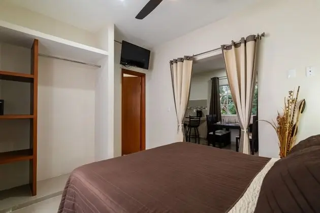 Traditional Flamingo Suite