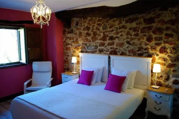 Tek Büyük veya İki Ayrı Yataklı Oda (Rosa)