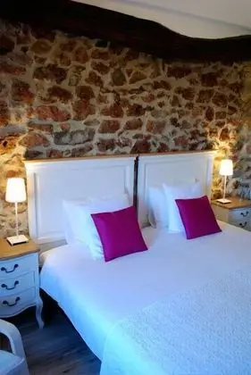 Tek Büyük veya İki Ayrı Yataklı Oda (Rosa)