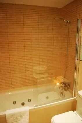 Tek Büyük veya İki Ayrı Yataklı Oda (Rosa)