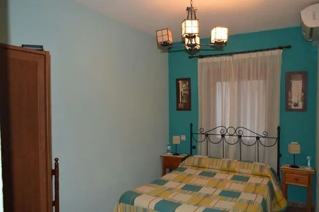 Economy Tek Büyük Yataklı Oda